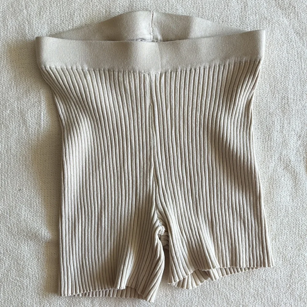Knit short‎ Maxie soft sand color size S